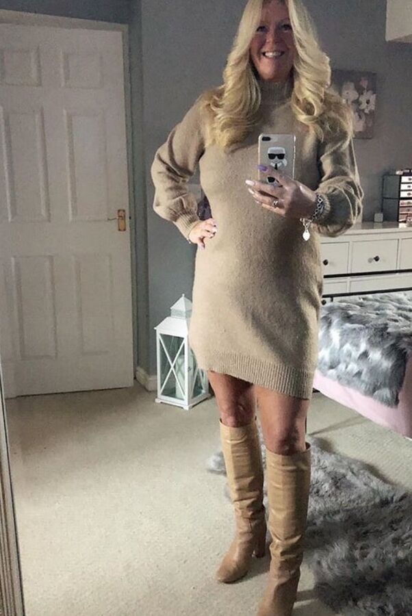 Insta Milfs &amp; Gilfs Wearing Boots no.