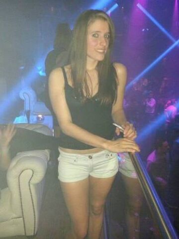 Mariijn , hot wife