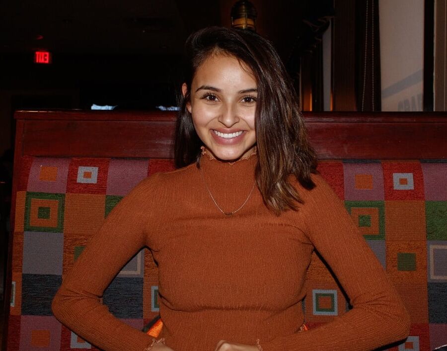 Gorgeous Babe Alejandra