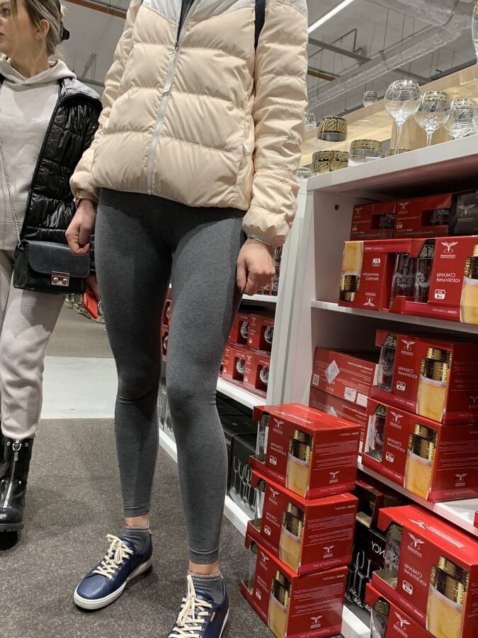 Two girls in leggings cameltoe