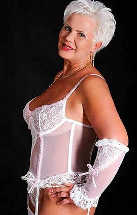 Lingerie Milfs