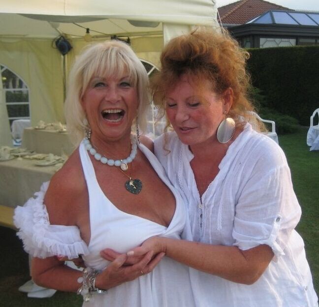Mature lesbians