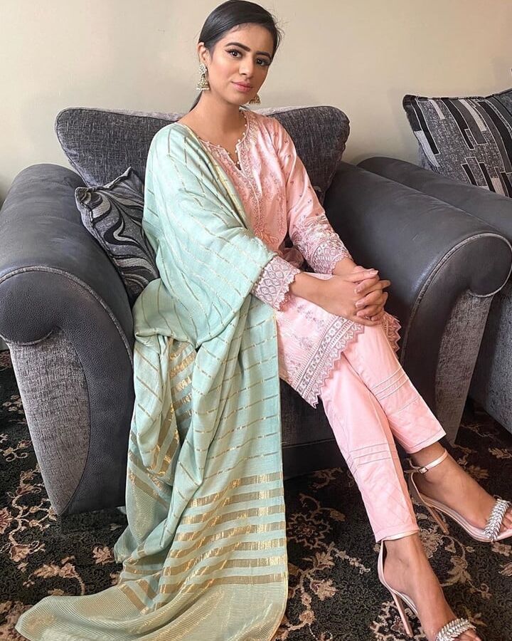 Desi Indian Paki Cleavage Part