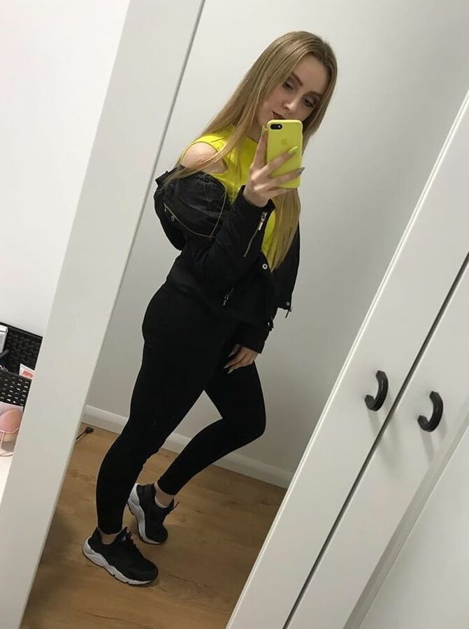 Super sexy Polish waitress