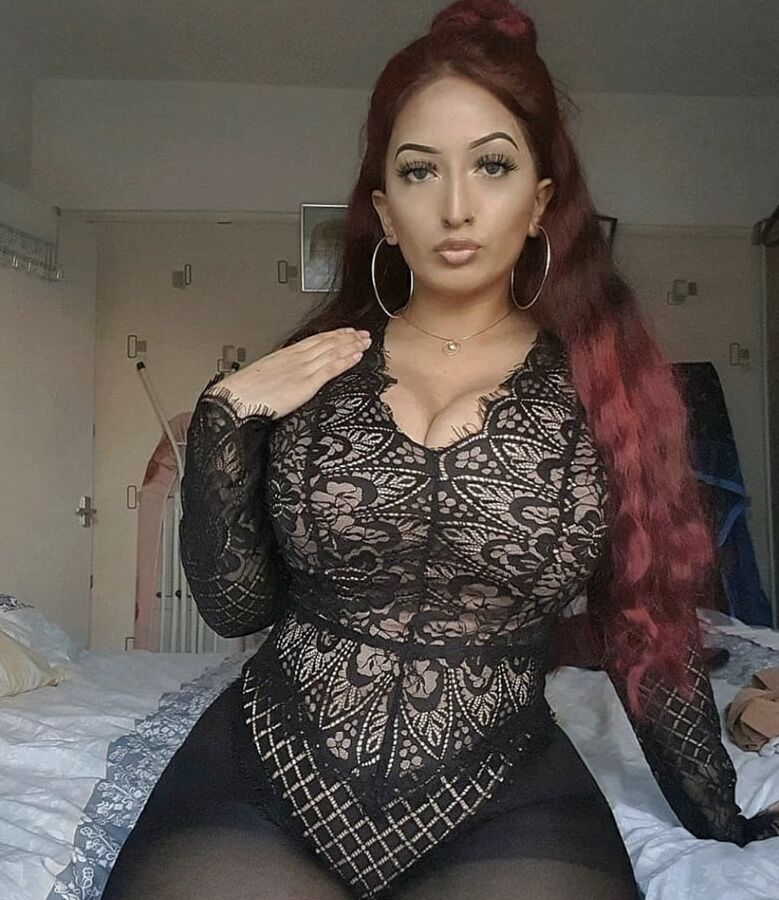 Aqsa Ghafoor busty slut uk