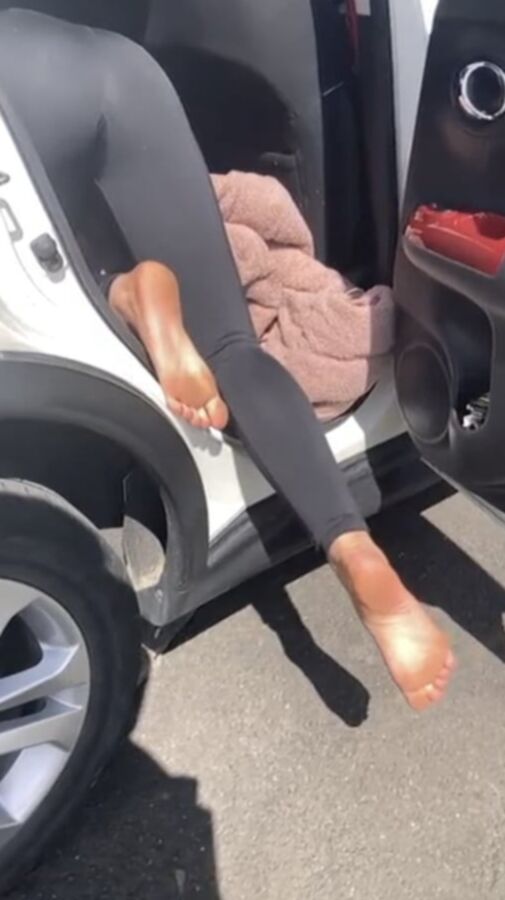 Sluts show feet on camera