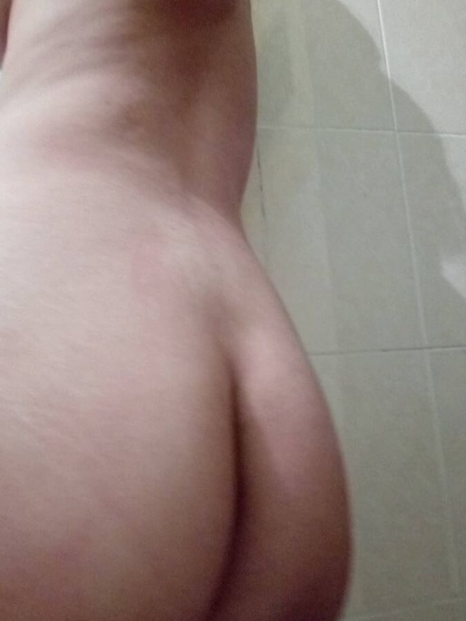 Putita tetona