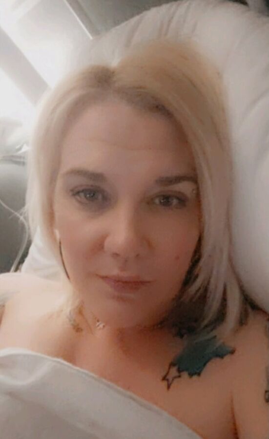 Gorgeous British milf wants some fun..