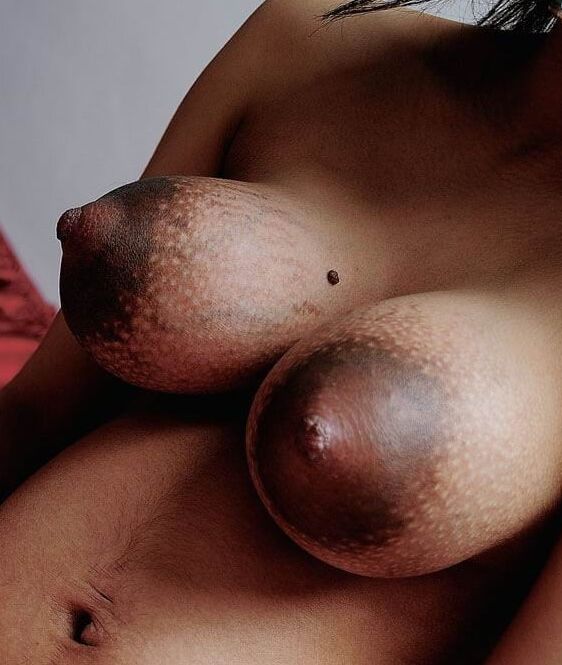 Nipples to suck - Tits - mamelons