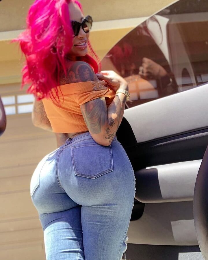 bigbootyebony