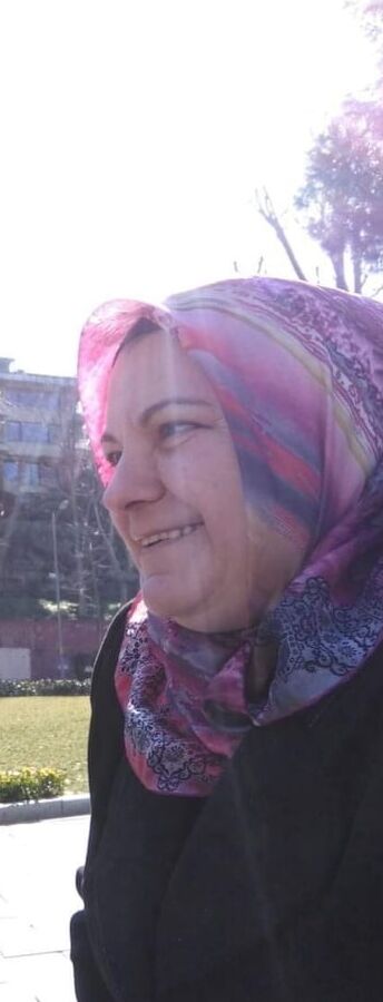 YASLI KADINLAR HASTASIYIM