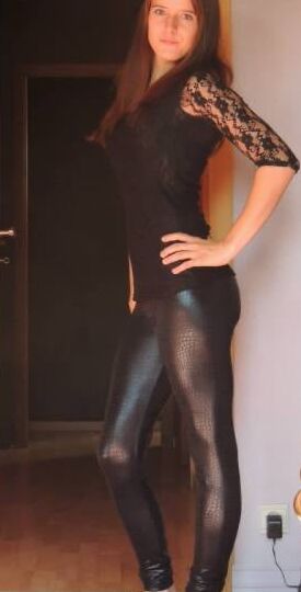 Mariijn , hot wife