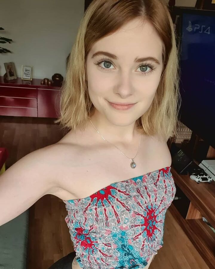 On Instagram- lovlyluna_official