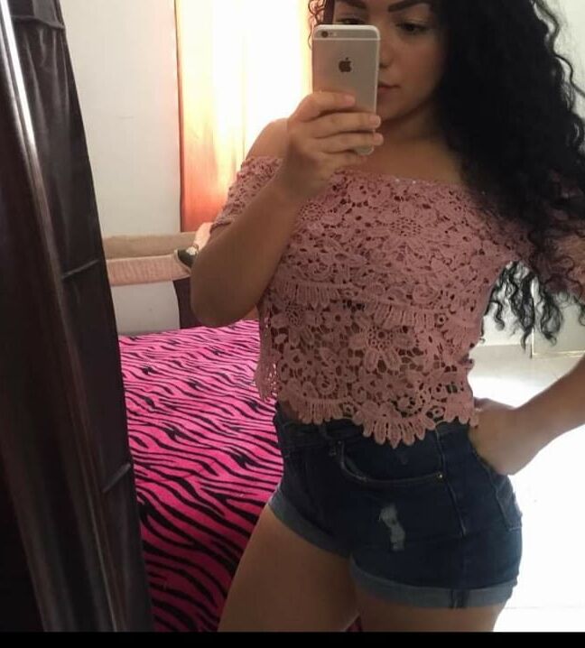 Milf en bikini tanga rica chichona caliente hot shaved mommy