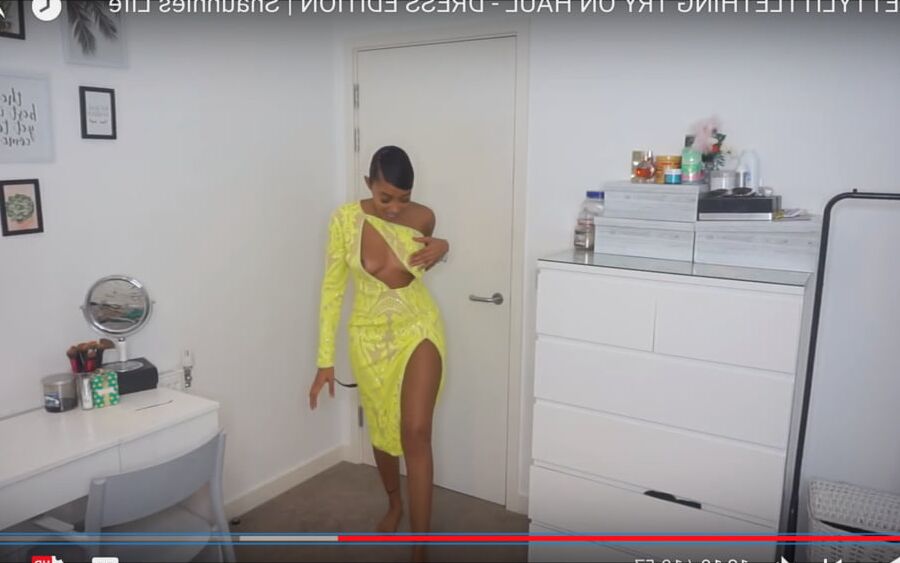 Shaunnie&;s Life Shaunnie_xoxo Youtuber Instagram Nip Slip
