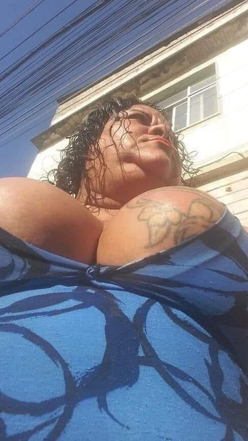 andrea olveira mature years
