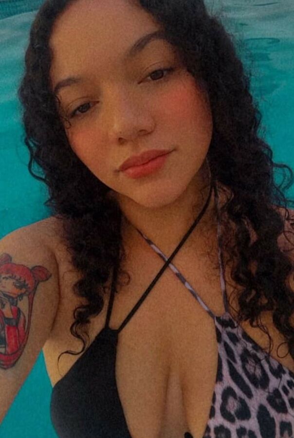 Milf en bikini tanga rica chichona caliente hot shaved mommy