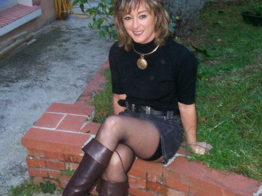 CROSS LEGGED SITTING