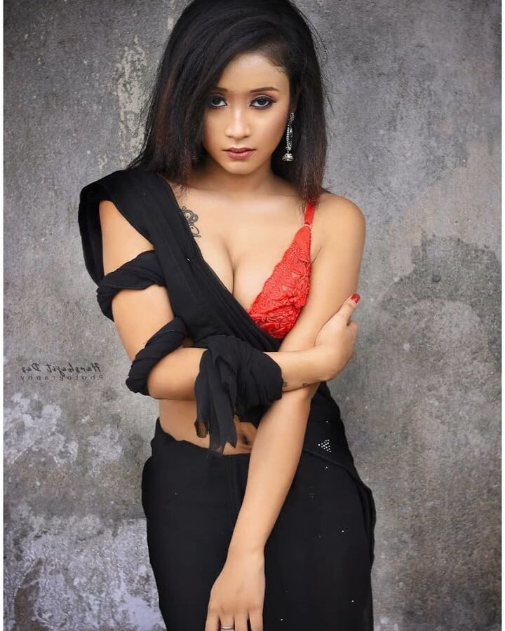 BENGALI GLAMOROUS BABE