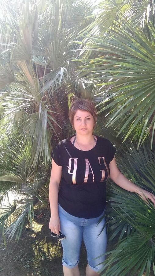 Milfs with calves from social networks