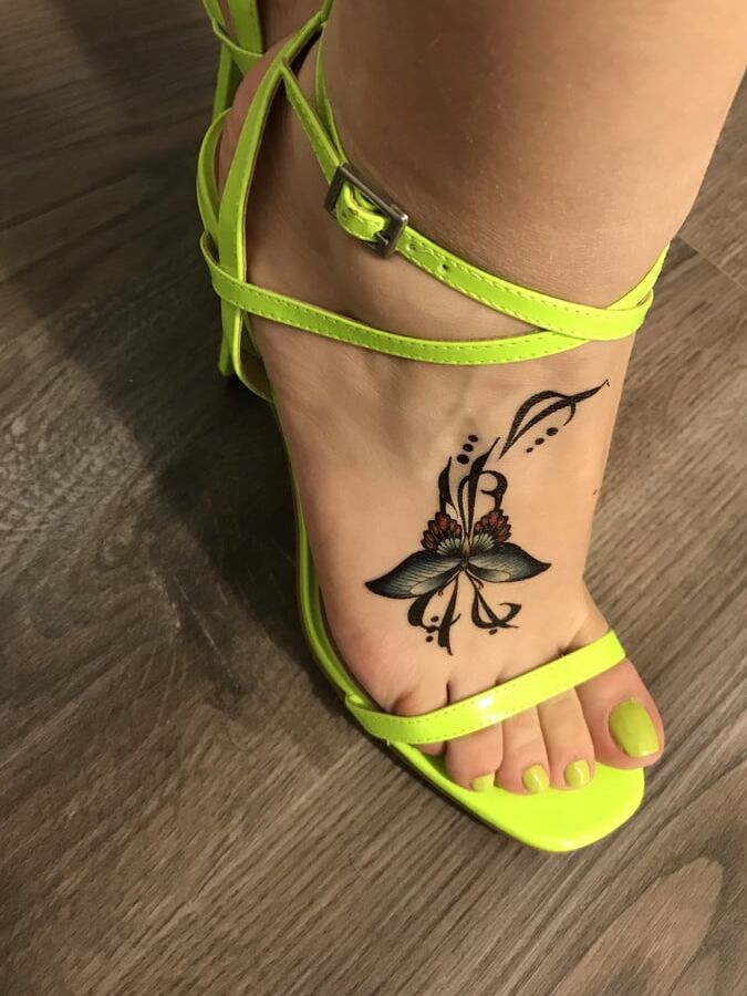 Green toes &amp; heels with cum