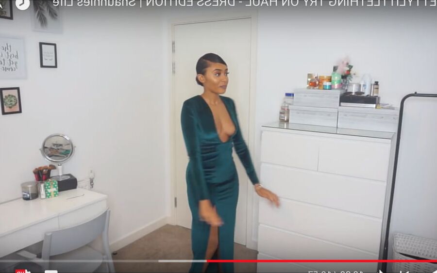 Shaunnie&;s Life Shaunnie_xoxo Youtuber Instagram Nip Slip