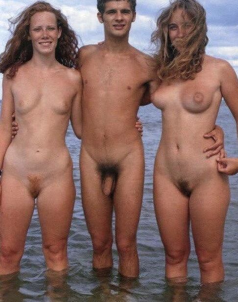 Naked Vintage Girls