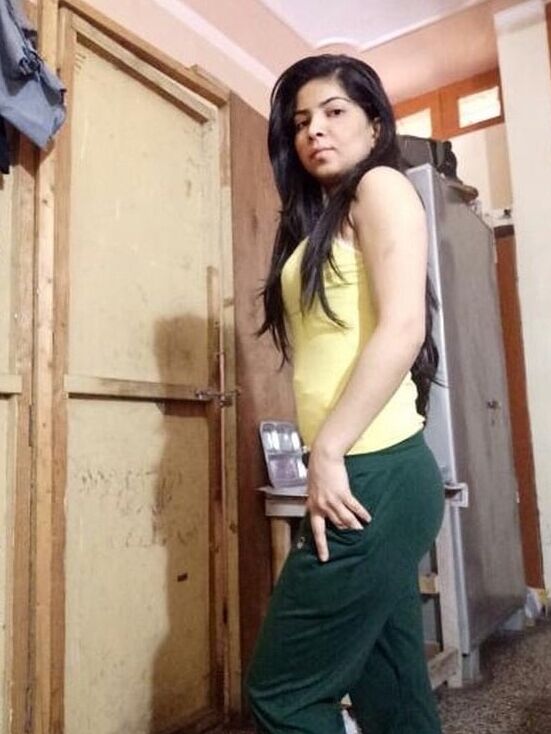 posting pak girl nudes soon , ex indian model