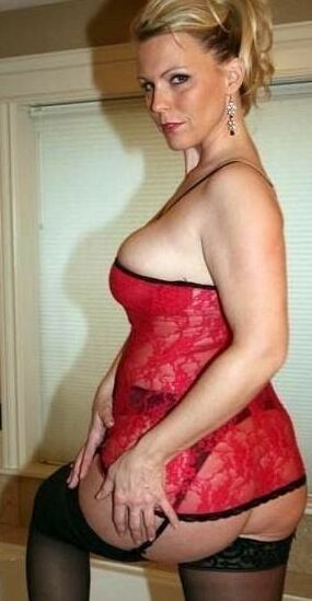 Horny ladies in Red lingeri, my dick love Red lingeri
