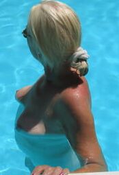 Hot day for cool GILF