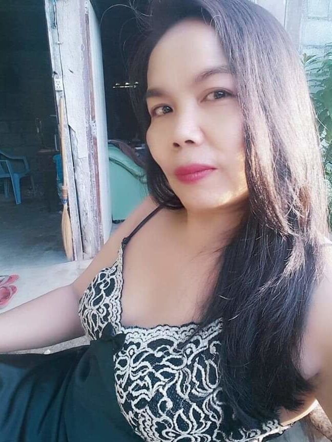 Ibu memakai baju tidur sexy