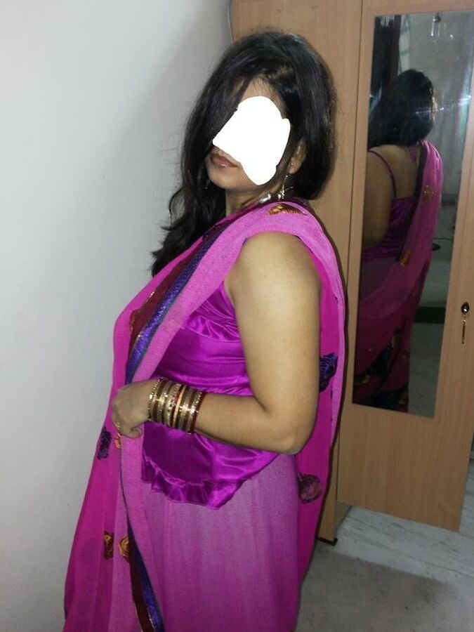 desi bhabhi wearing expensive jewellerys