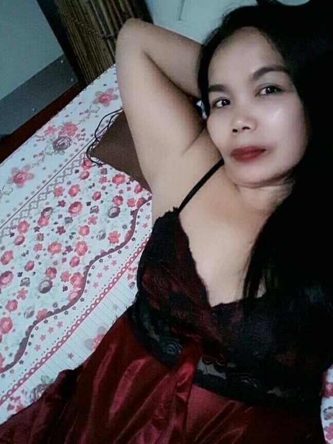 Ibu memakai baju tidur sexy