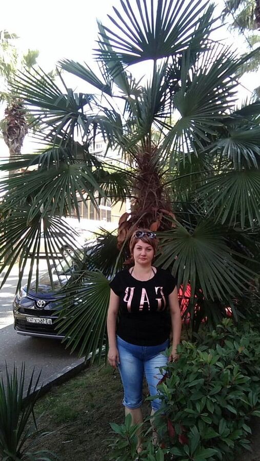 Milfs with calves from social networks