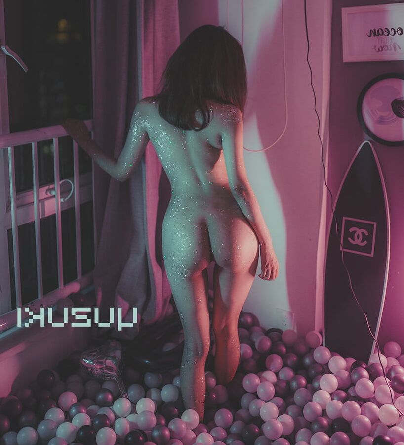 Chinese girl nude
