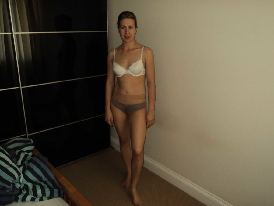 gorgeous uk leggy milf