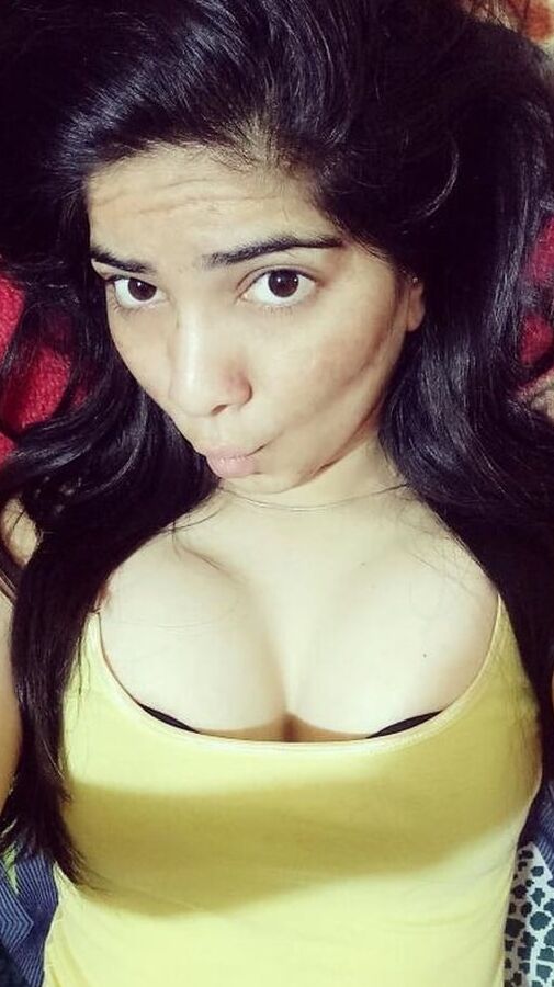 posting pak girl nudes soon , ex indian model