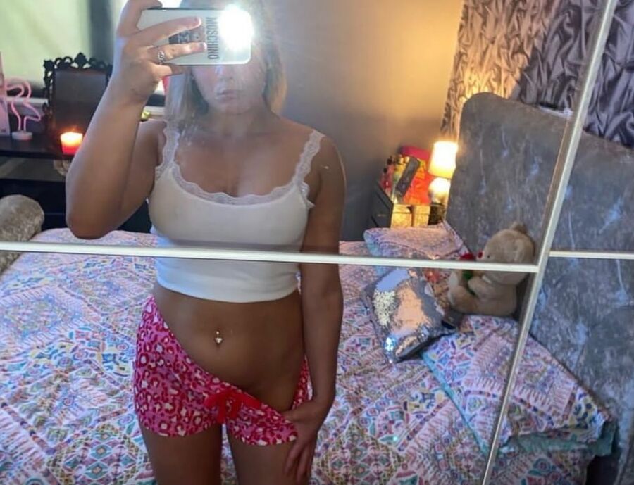 Blonde Bimbos