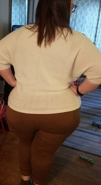 Clueless curvy BBW milf