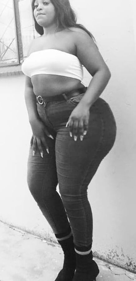Huge booty slim thick pear Thandazzy