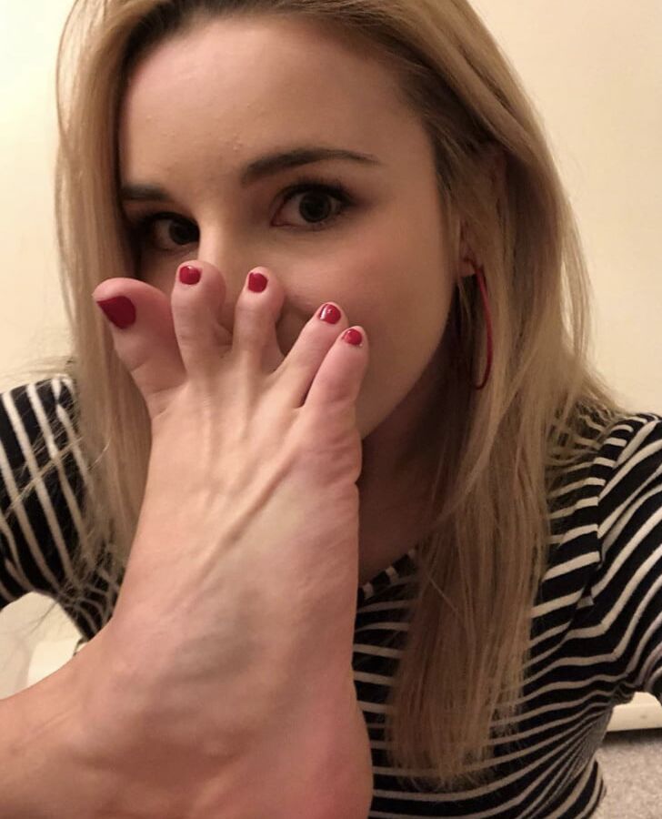 Feet Smelling