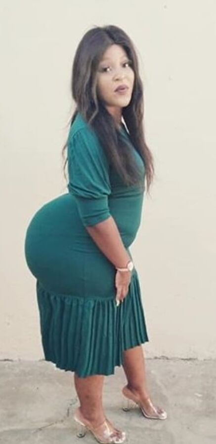 Huge booty slim thick pear Thandazzy