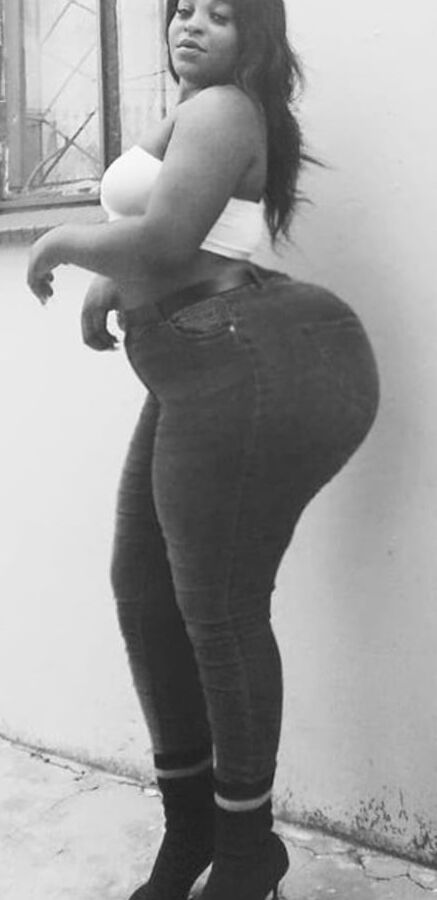 Huge booty slim thick pear Thandazzy