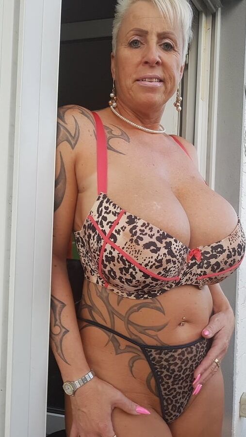 Big Tits Big Ass Amateur Mature MILF