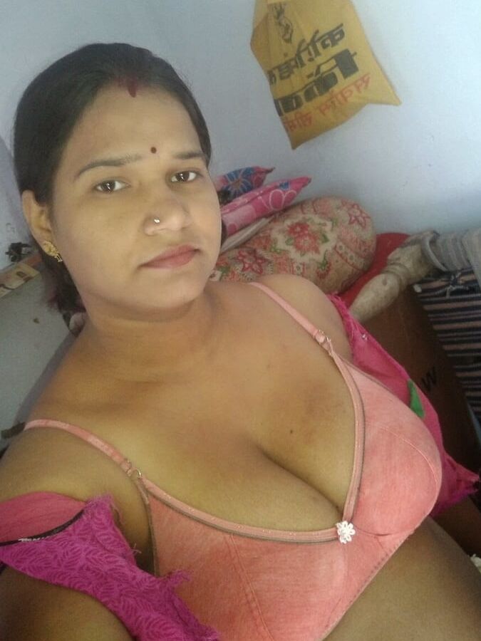 Indian big aunty nude big boobs