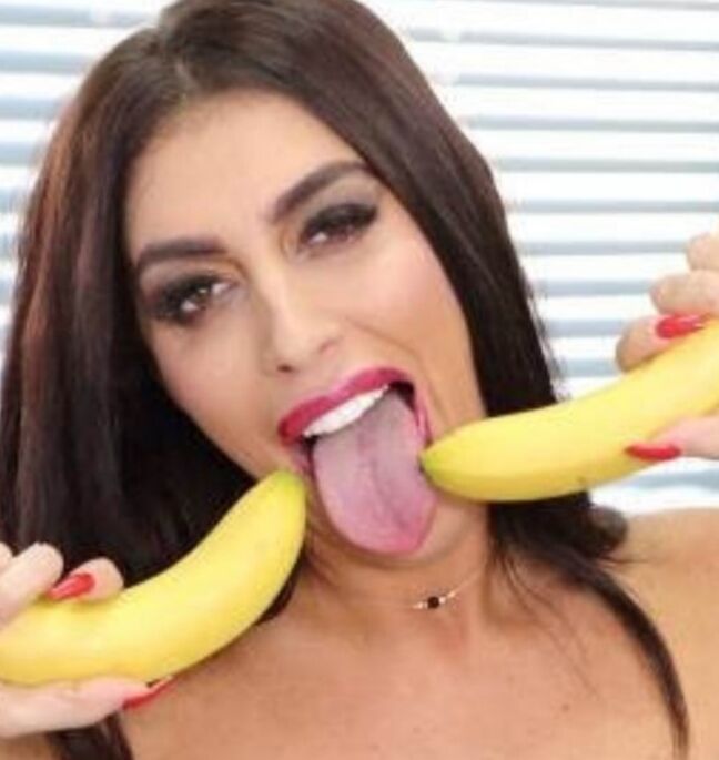 Ava Koxxx Face