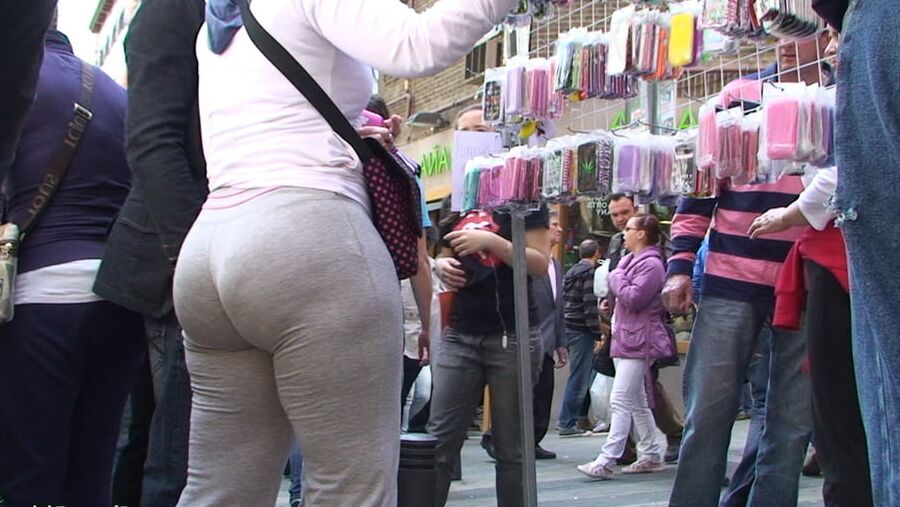 Spanish curvy in gray tights GLUTEUS DIVINUS