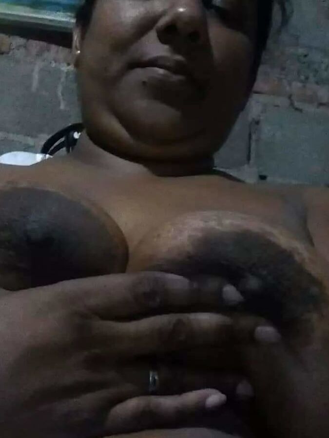 mahatha aunty boobs