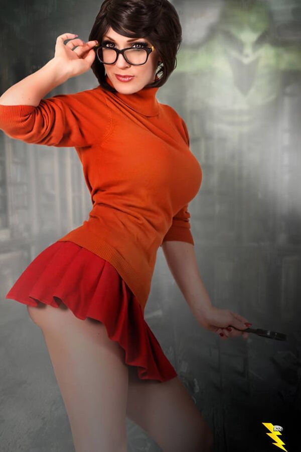 Velma D Cosplay