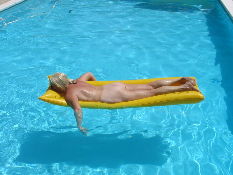 Hot day for cool GILF